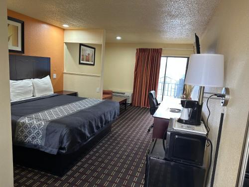 Executive Inn & Suites