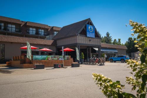 Sea to Sky Hotel and Conference Centre