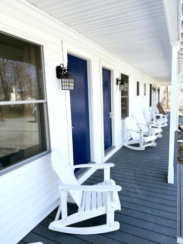 Eden Village Motel & Cottages