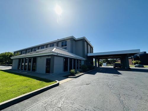 Country Inn & Suites by Radisson Canton near Hall of Fame