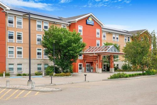 Days Inn & Suites by Wyndham Sherwood Park Edmonton