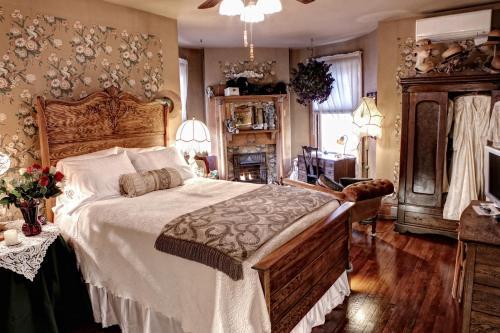 The Queen A Victorian Bed & Breakfast