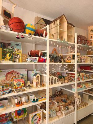 Cute sport themed books and stuffed toys - 9/2024