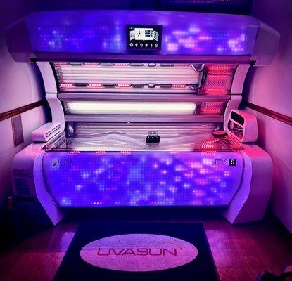 Porsche-designed P9S HybridSun. Includes variable UV intensity, red light LED facials, misting, aromatherapy, bluetooth audio, AC, + more!