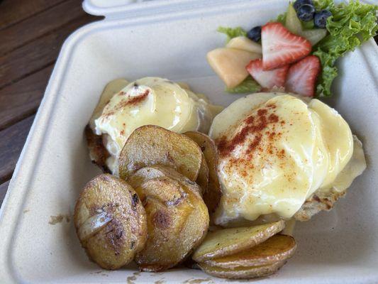 Regular eggs Benedict with fried potato (those were so yummy!)