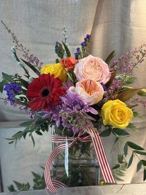 Heritage Signature Glass Square Vase Design