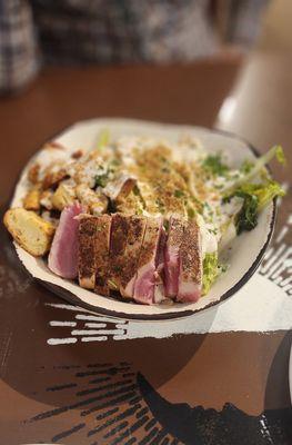 Caesar Salad w/tuna.