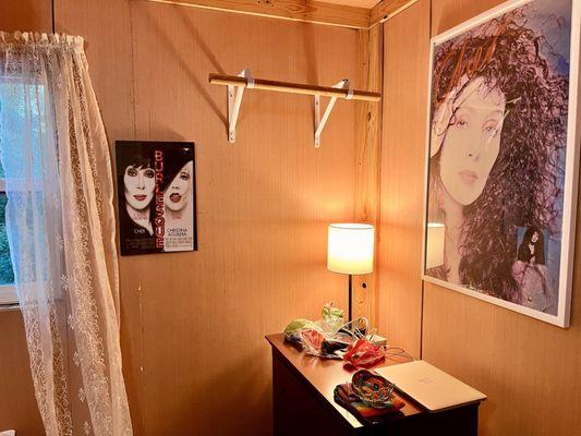 CHER-ing pix of my cabin...