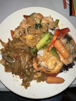 Pad Thai Pad See Ew House Curry