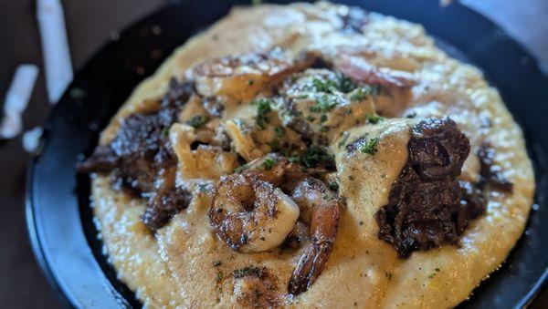 Shrimp/oxtail and grits