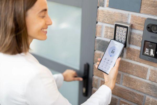 Smart Door Lock Installation.
Mobile Access Entry System.
Keyless Entry Security.