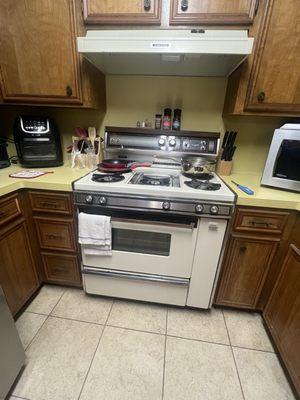 1978 tap in oven that you can't get parts anymore, but Danny figured it out and made it work.