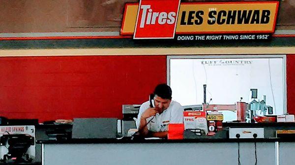 Les Schwab Tire Center