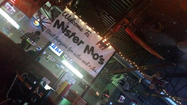 Totally dive bar-ish.... I LOVE IT!!!