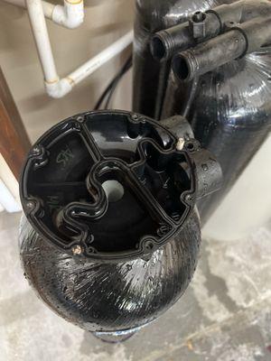 Two broken screws from rust