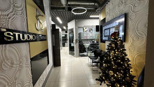 Courtney Arielle hair stylist