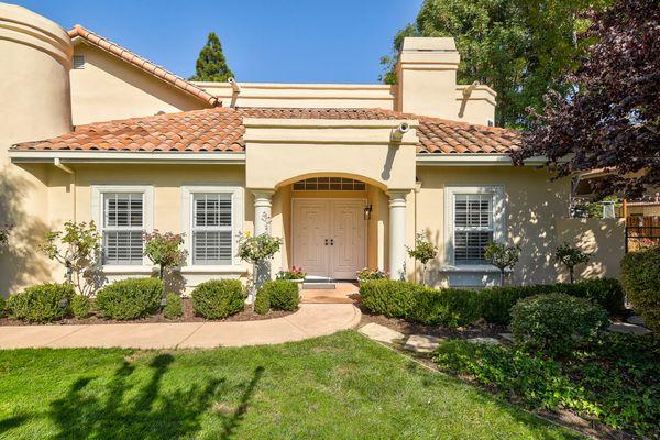 Just Listed: 1303 Cuernavaca Circulo, Mountain View