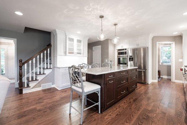 Colonial white granite island countertop view