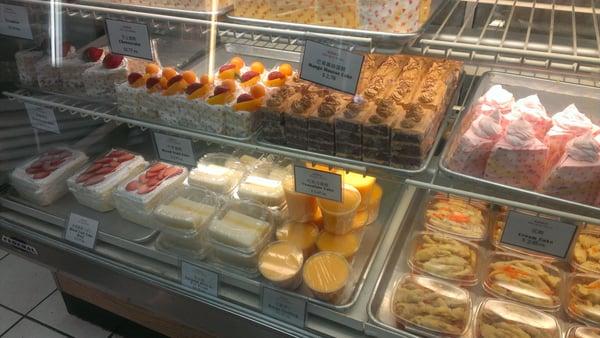 Individual servings of cakes and desserts