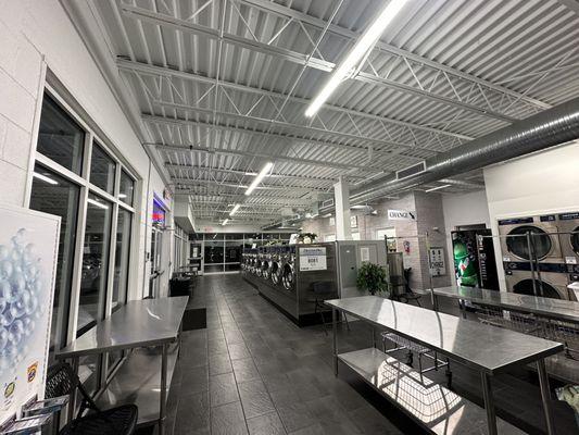 Uptown Laundromat and Dry Cleaners