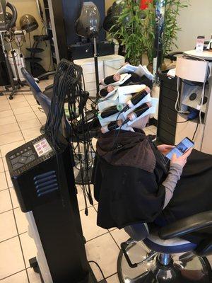 May is very good at Digital perm.Ma is professional !