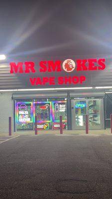 Mr smokes south Nashvilles best smoke shop
