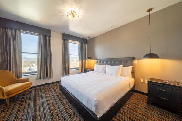 Tygart Hotel Single King Guest Room