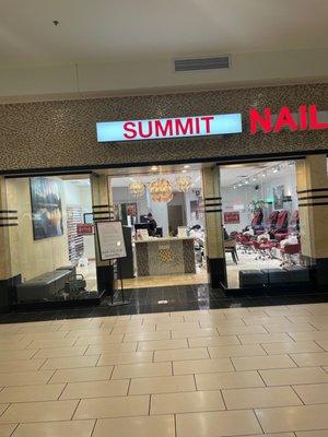 Summit Nails