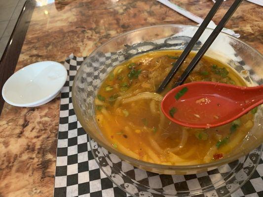 Que Ta Banh Canh Trang Bang