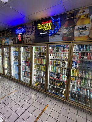 B & K Liquor Market