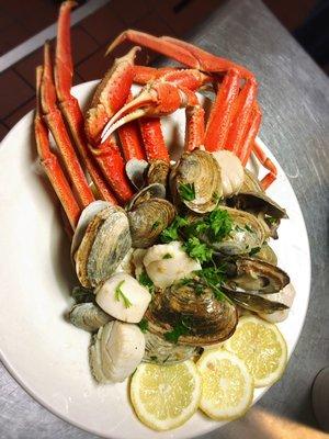 Snow crab scallops and steamer