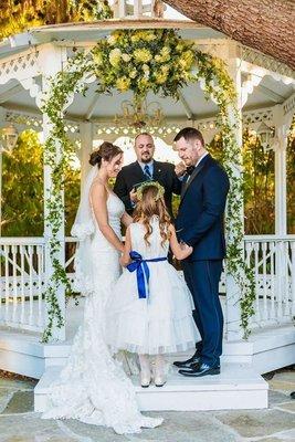 Pastor Kevin Ibanez Wedding Officiant/Bilingual Weddings