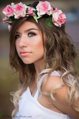 We are looking at the magic of an amazing photographer that just knows how to capture a beautiful moment. Senior pics