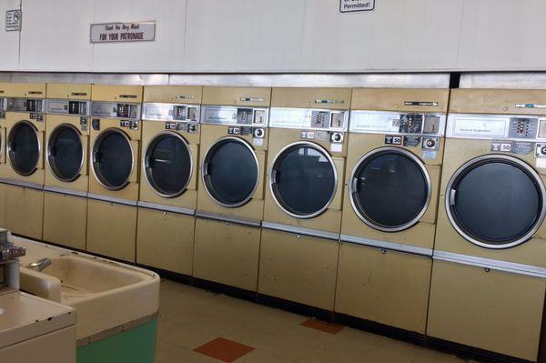 Blythe Laundry & Cleaners