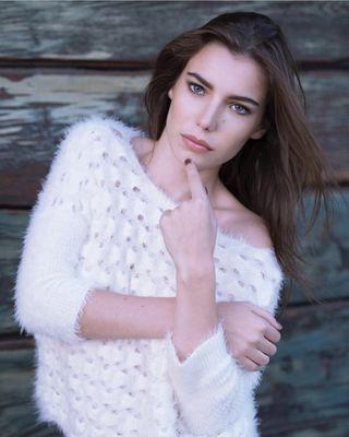 Natural glam airbrush make up.