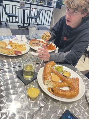 Chicken wrap, chkn sandwich, pretzel