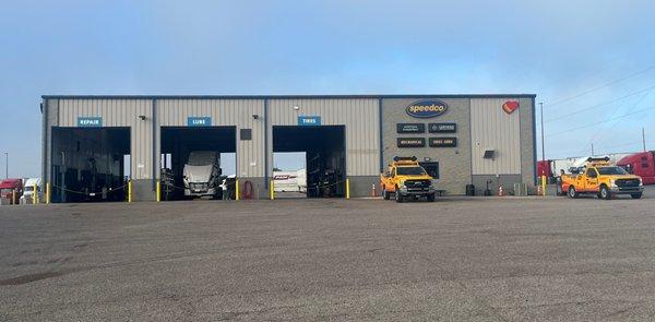 Speedco Truck Lube and Tires