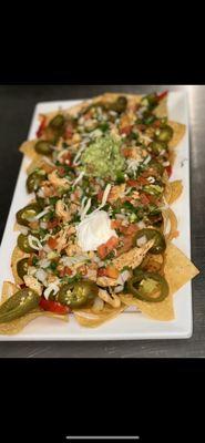 Nachos Superiores
Grilled Ckn or Steak
Choice of toppings
Lettuce
Pick de gallo
Sour cream
Guacamole
Jalapeños