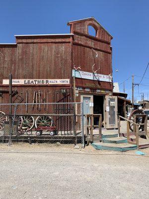 Dakota Leather & Gifts