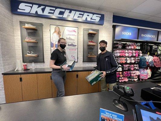 SKECHERS Factory Outlet