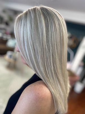 Full foil blonde done by (Renee)
