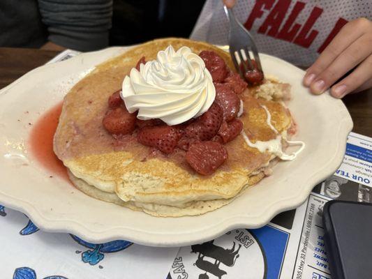 Pancakes with strawberries