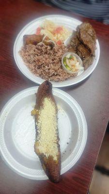 Platano com queso. Pinto Gallo con Carne asada
