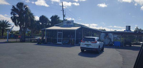 Aripeka Stone Crab Company