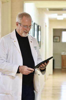 Dr. Kent L. Davis