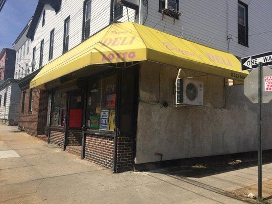 Old school deli, no credit cards, a little dingy but gets the job done.