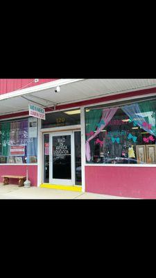 On the East side of the Courthouse square downtown Jasper.