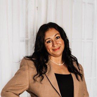 Amelia Essex - Red 1 Realty