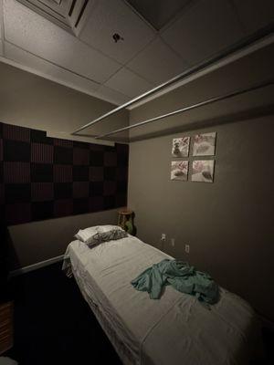 Bars are used by the masseuse to walk on the body.