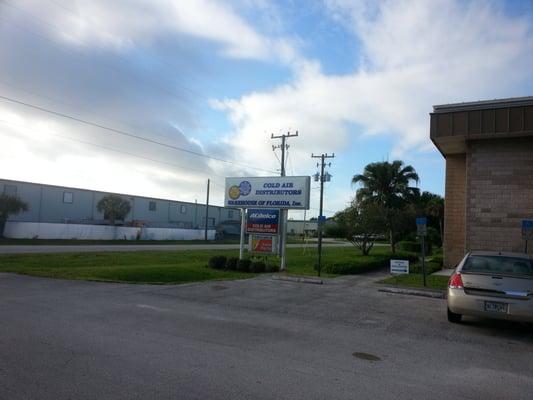 Cold air distributors